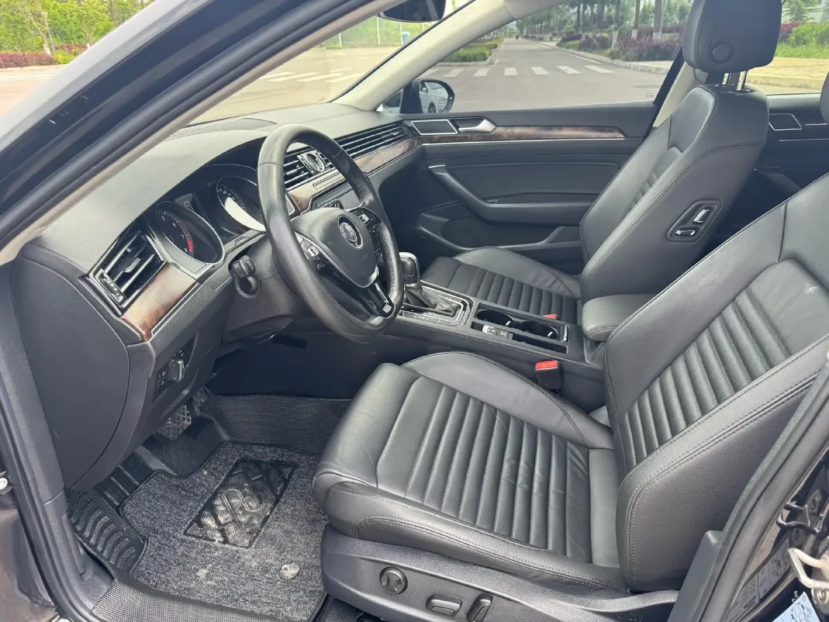 2018 Volkswagen Magotan 1.8T 180HP L4 7DCT,autocango,china used car exporter,china ev exporter,chinese used car exporter,chinese used ev exporter