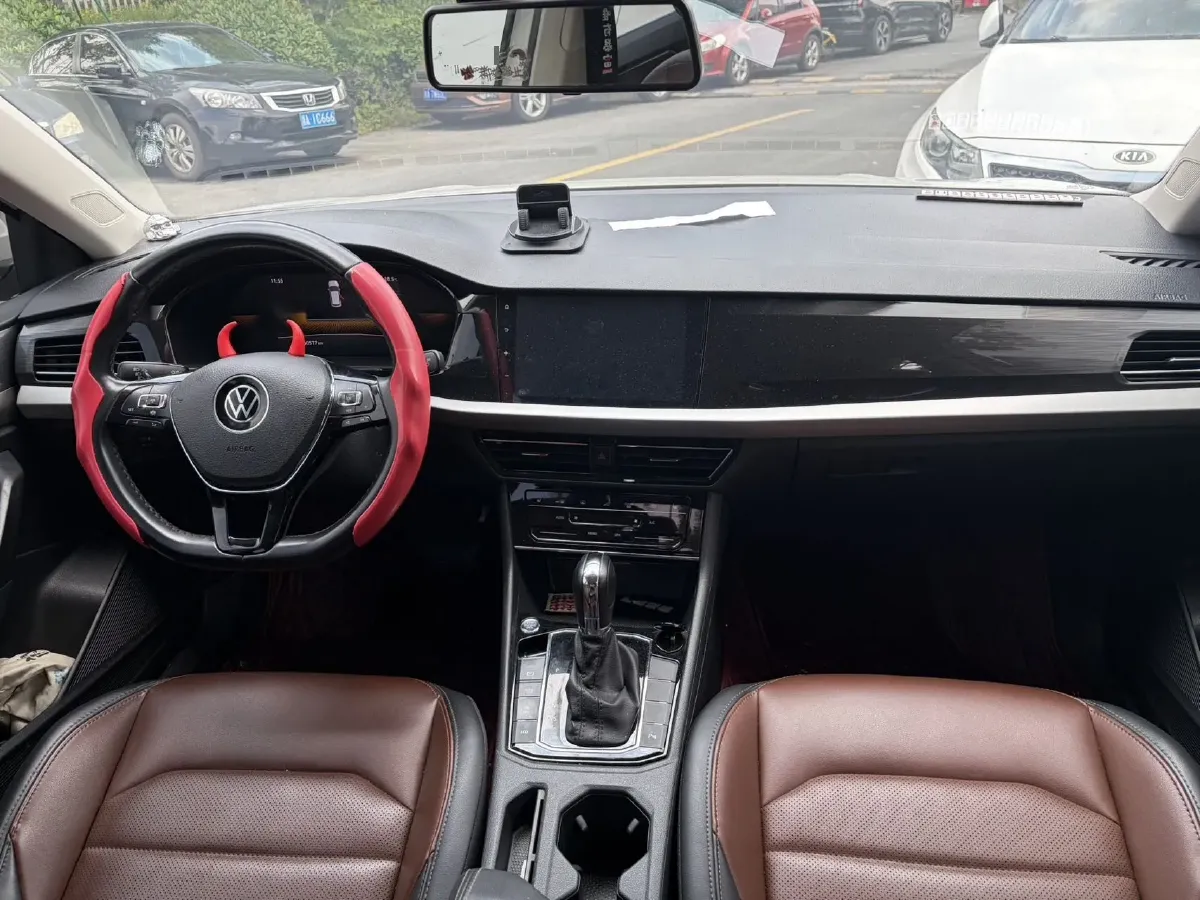 2022 Volkswagen T-Roc 1.4T 150HP L4 7DCT,autocango,china used car exporter,china ev exporter,chinese used car exporter,chinese used ev exporter