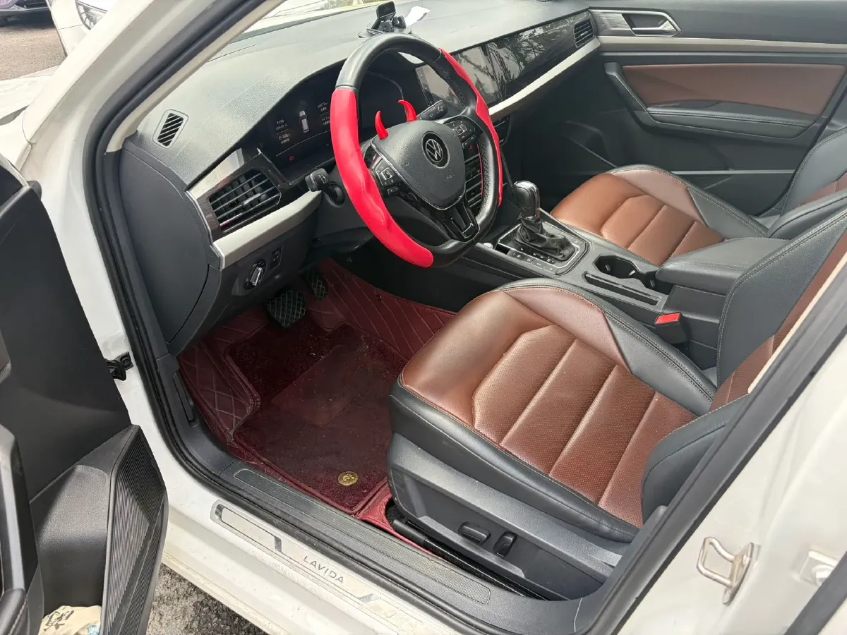 2022 Volkswagen T-Roc 1.4T 150HP L4 7DCT,autocango,china used car exporter,china ev exporter,chinese used car exporter,chinese used ev exporter
