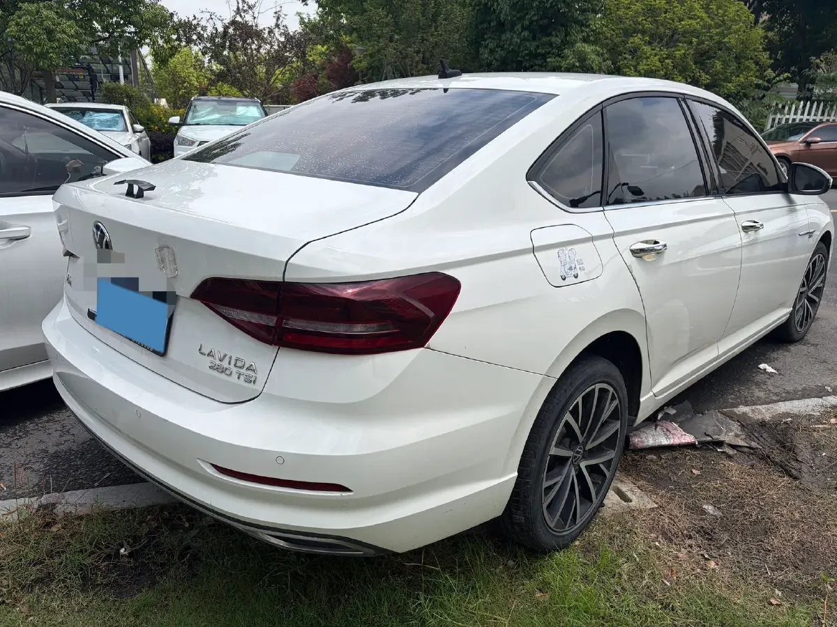 2022 Volkswagen T-Roc 1.4T 150HP L4 7DCT,autocango,china used car exporter,china ev exporter,chinese used car exporter,chinese used ev exporter