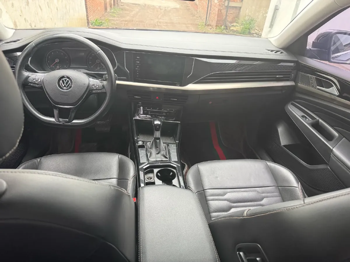 2020 Volkswagen Passat 2.0T 186HP L4 7DCT,autocango,china used car exporter,china ev exporter,chinese used car exporter,chinese used ev exporter