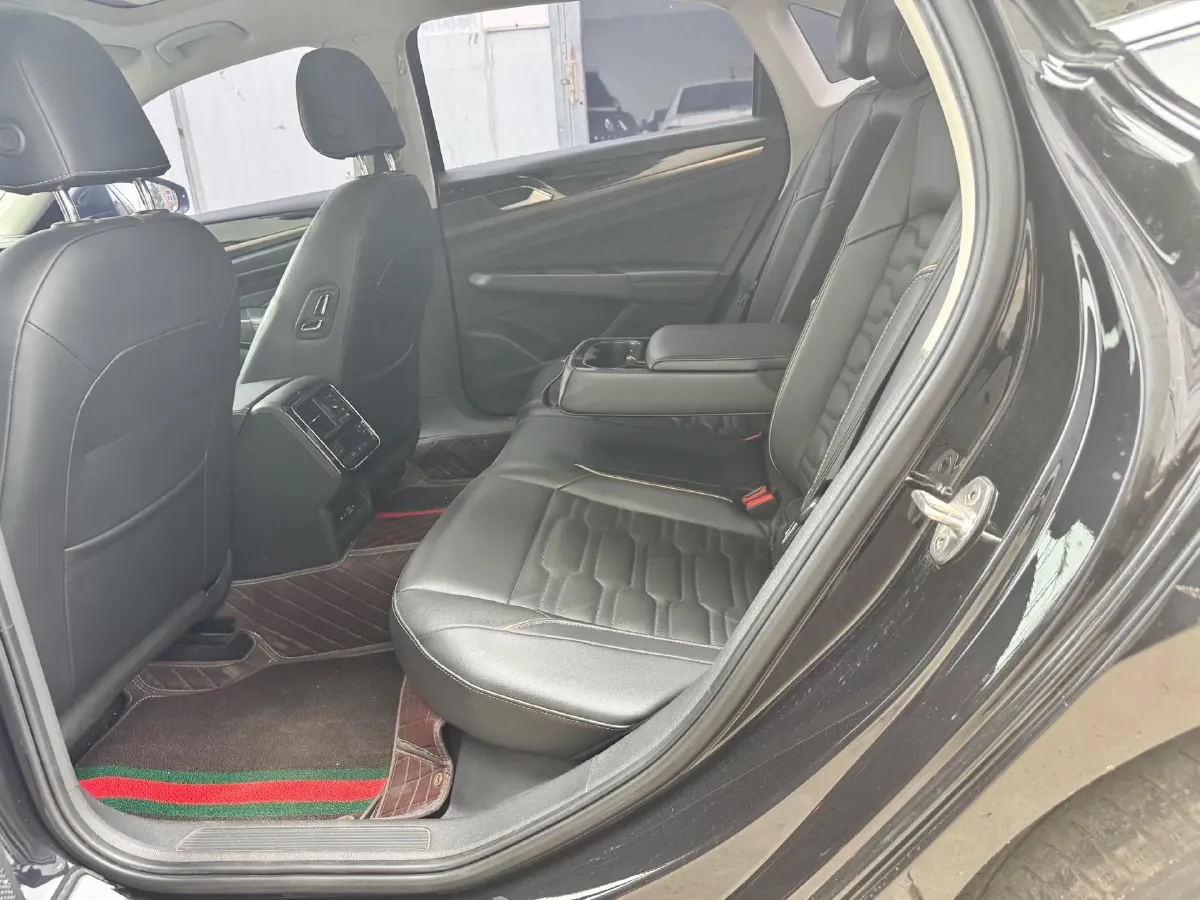 2020 Volkswagen Passat 2.0T 186HP L4 7DCT,autocango,china used car exporter,china ev exporter,chinese used car exporter,chinese used ev exporter