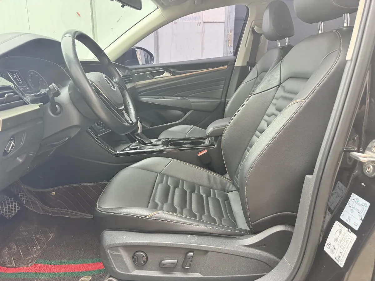 2020 Volkswagen Passat 2.0T 186HP L4 7DCT,autocango,china used car exporter,china ev exporter,chinese used car exporter,chinese used ev exporter