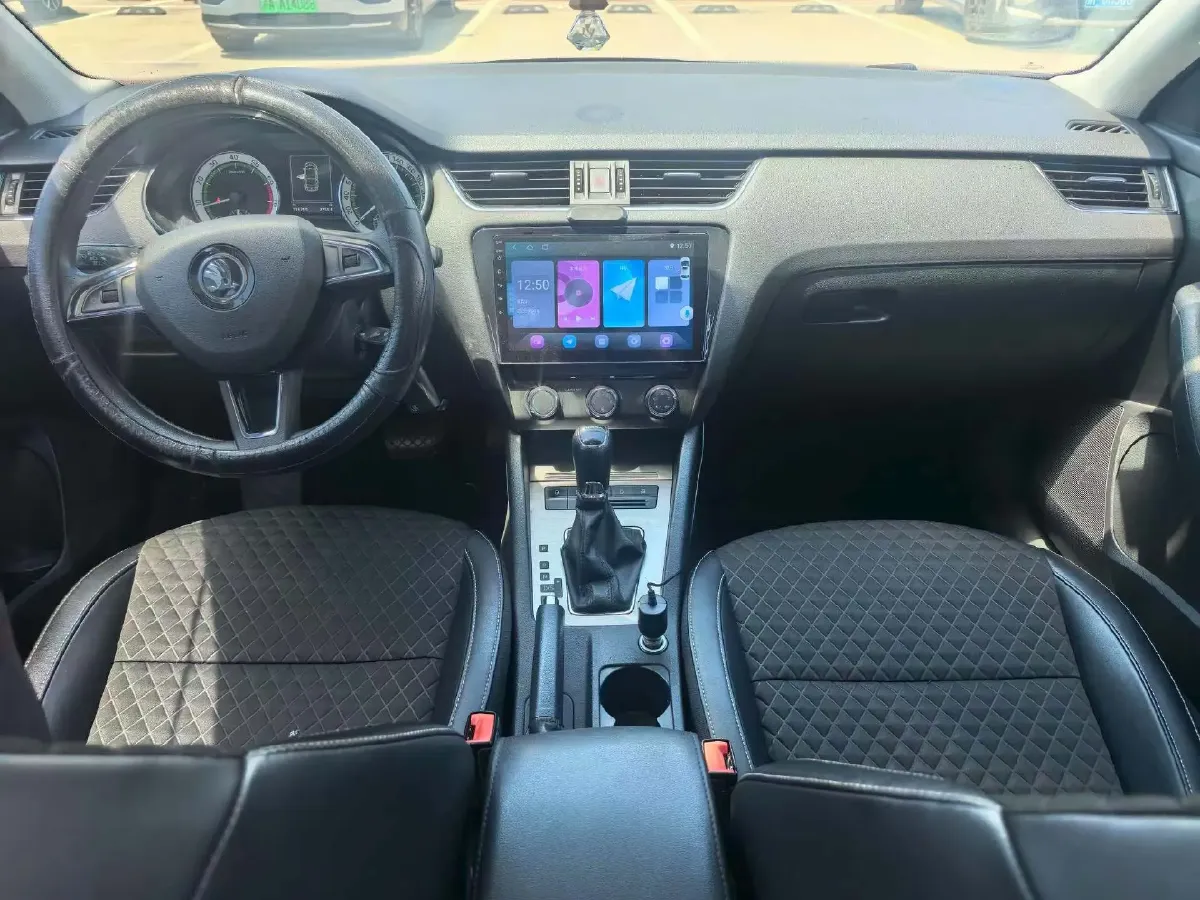 2019 Skoda Octavia 1.5L 116HP L4 6AT,autocango,china used car exporter,china ev exporter,chinese used car exporter,chinese used ev exporter
