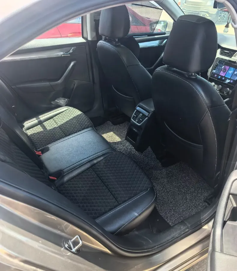 2019 Skoda Octavia 1.5L 116HP L4 6AT,autocango,china used car exporter,china ev exporter,chinese used car exporter,chinese used ev exporter
