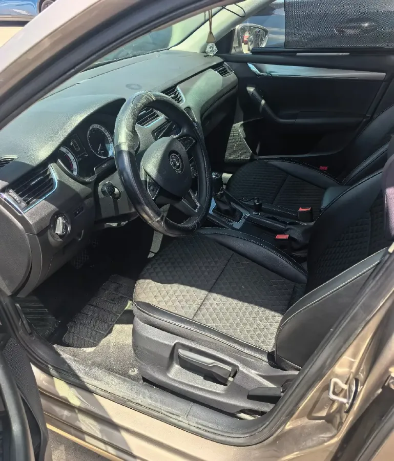2019 Skoda Octavia 1.5L 116HP L4 6AT,autocango,china used car exporter,china ev exporter,chinese used car exporter,chinese used ev exporter