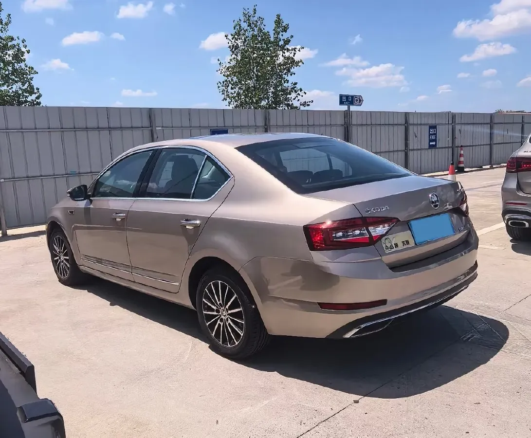 2019 Skoda Octavia 1.5L 116HP L4 6AT,autocango,china used car exporter,china ev exporter,chinese used car exporter,chinese used ev exporter