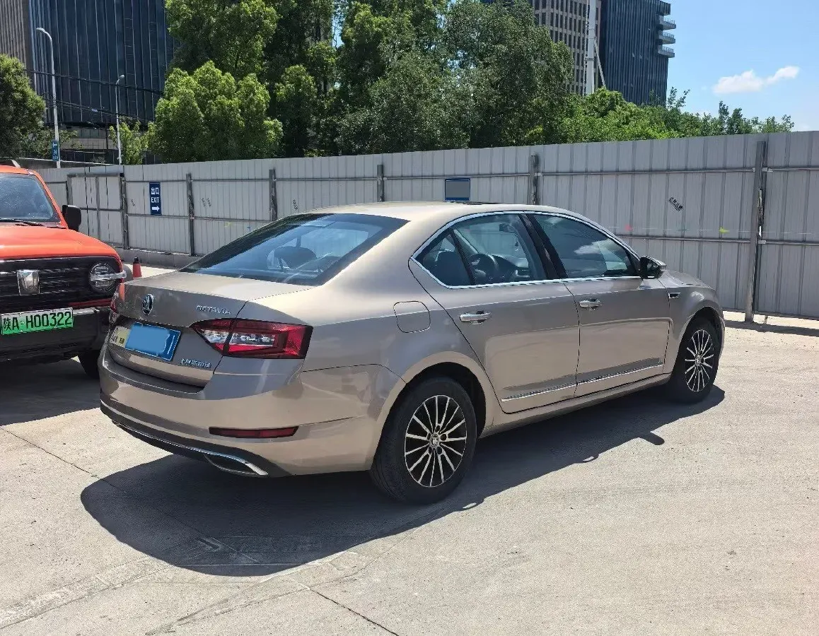 2019 Skoda Octavia 1.5L 116HP L4 6AT,autocango,china used car exporter,china ev exporter,chinese used car exporter,chinese used ev exporter