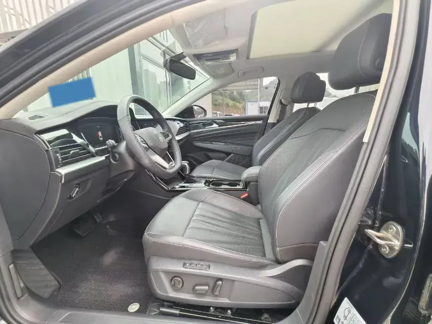 2024 Volkswagen Passat 2.0T 220HP L4 7DCT,autocango,china used car exporter,china ev exporter,chinese used car exporter,chinese used ev exporter