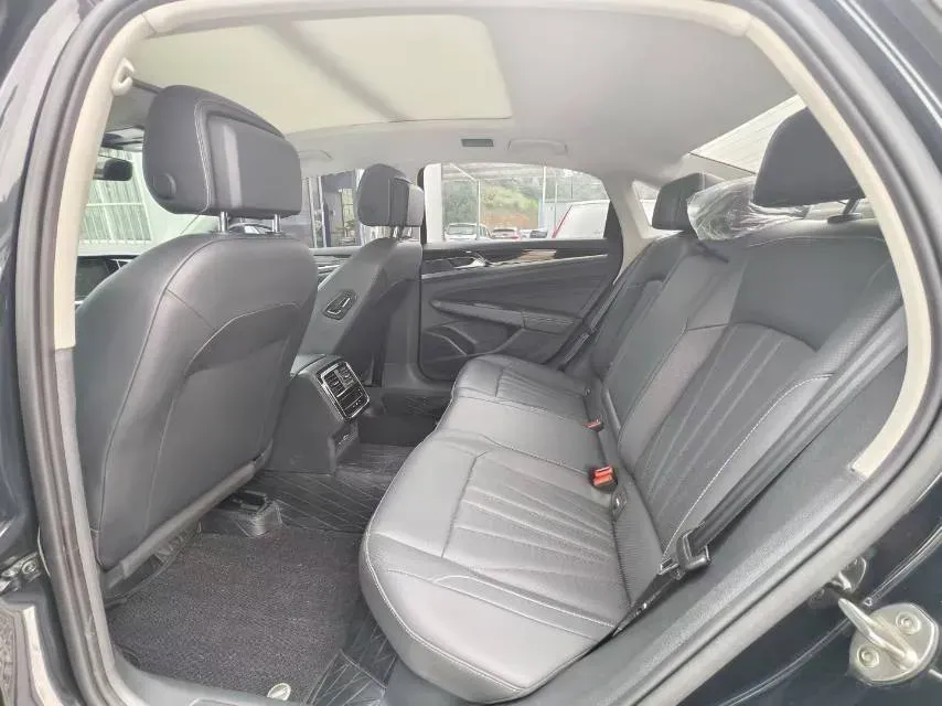 2024 Volkswagen Passat 2.0T 220HP L4 7DCT,autocango,china used car exporter,china ev exporter,chinese used car exporter,chinese used ev exporter