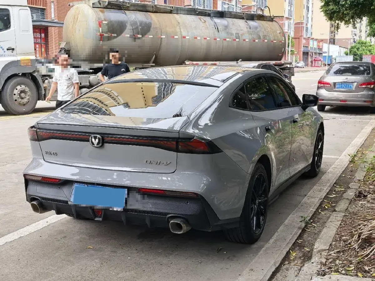 2023 ChangAn UNI-V 1.5T 188HP L4 7DCT,autocango,china used car exporter,china ev exporter,chinese used car exporter,chinese used ev exporter