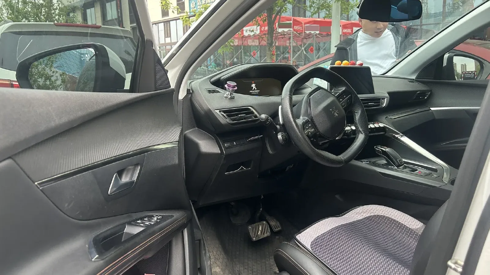 2017 Peugeot 5008 1.8T 204HP L4 6AT,autocango,china used car exporter,china ev exporter,chinese used car exporter,chinese used ev exporter