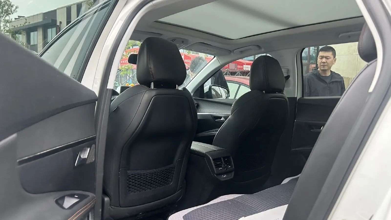 2017 Peugeot 5008 1.8T 204HP L4 6AT,autocango,china used car exporter,china ev exporter,chinese used car exporter,chinese used ev exporter
