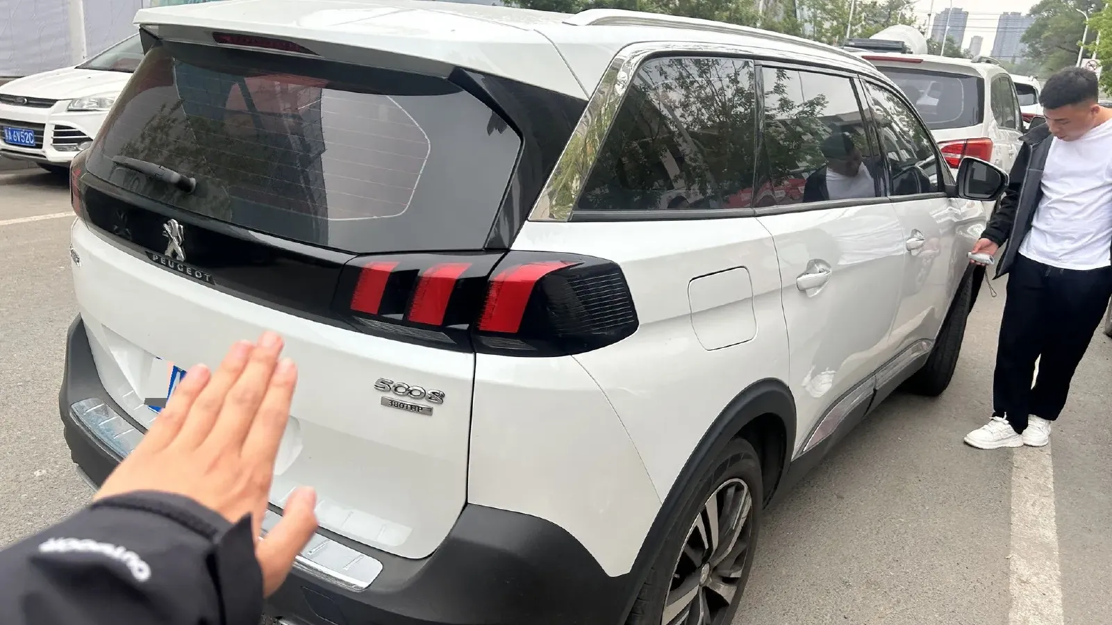 2017 Peugeot 5008 1.8T 204HP L4 6AT,autocango,china used car exporter,china ev exporter,chinese used car exporter,chinese used ev exporter