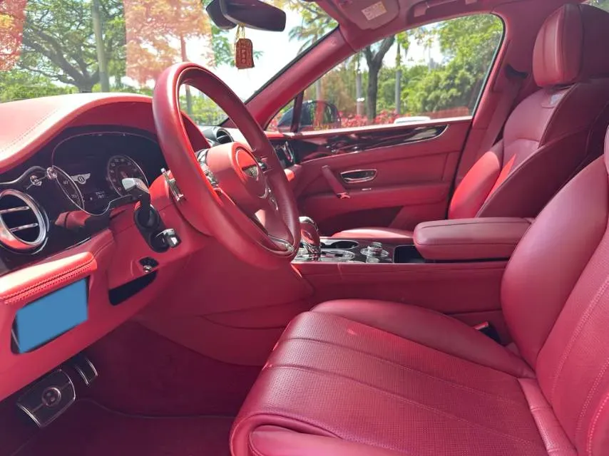 2018 Bentley Bentayga 4.0T 550HP V8 8AT,autocango,china used car exporter,china ev exporter,chinese used car exporter,chinese used ev exporter