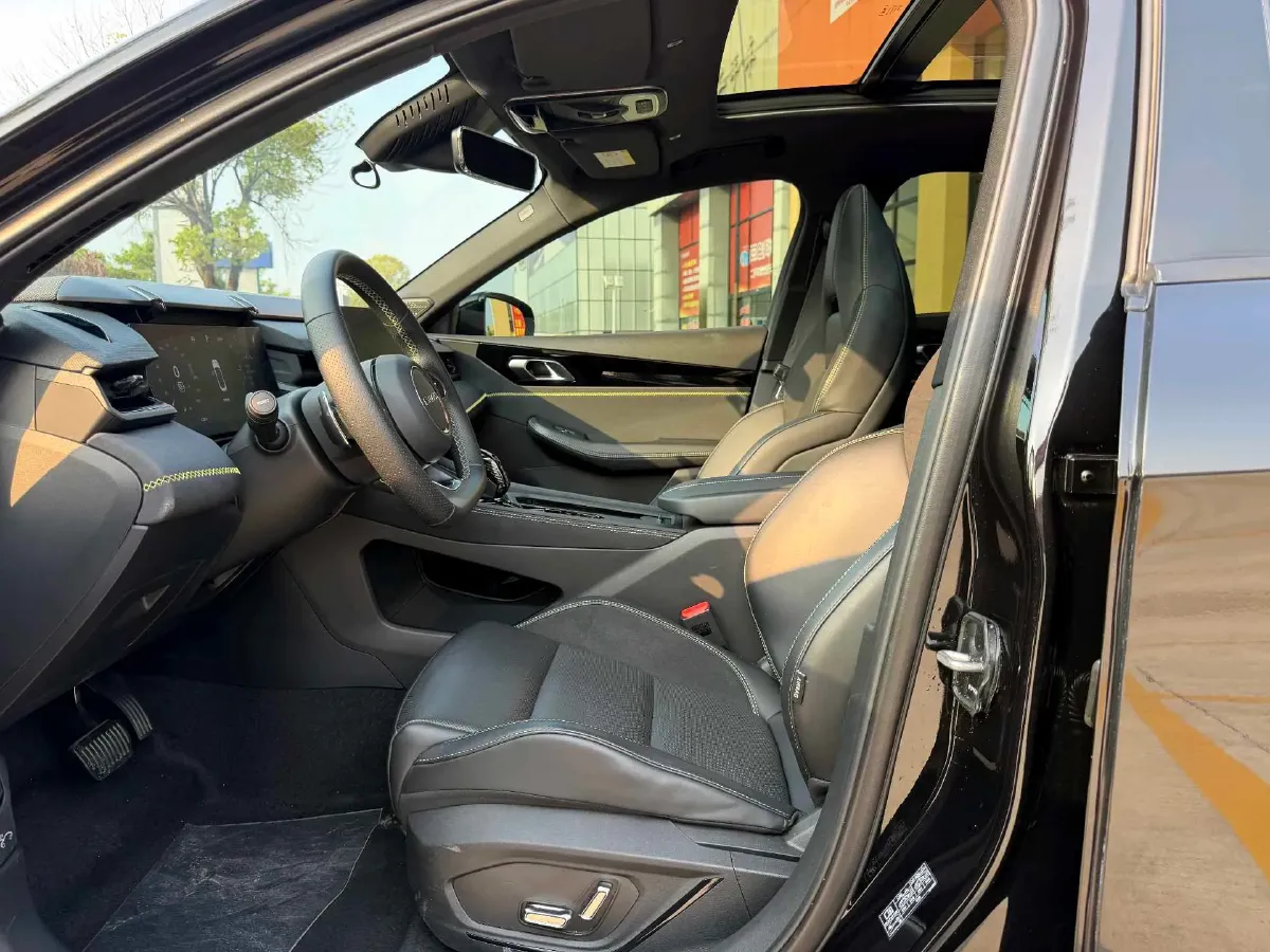 2023 LYNK&CO 03 2.0T 254HP L4 7DCT,autocango,china used car exporter,china ev exporter,chinese used car exporter,chinese used ev exporter