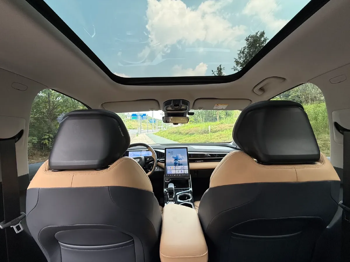 2023 Geely StarRay 2.0T 218HP L4 7DCT,autocango,china used car exporter,china ev exporter,chinese used car exporter,chinese used ev exporter