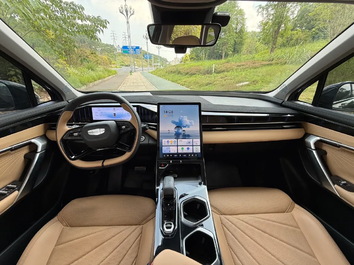 2023 Geely StarRay 2.0T 218HP L4 7DCT,autocango,china used car exporter,china ev exporter,chinese used car exporter,chinese used ev exporter