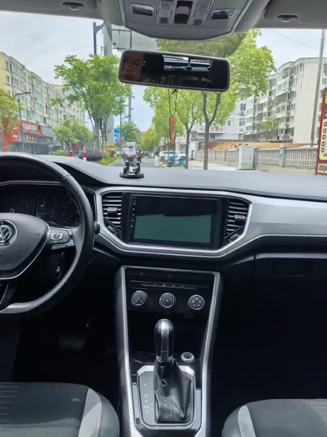 2020 Volkswagen T-Roc 1.4T 131HP L4 7DCT,autocango,china used car exporter,china ev exporter,chinese used car exporter,chinese used ev exporter