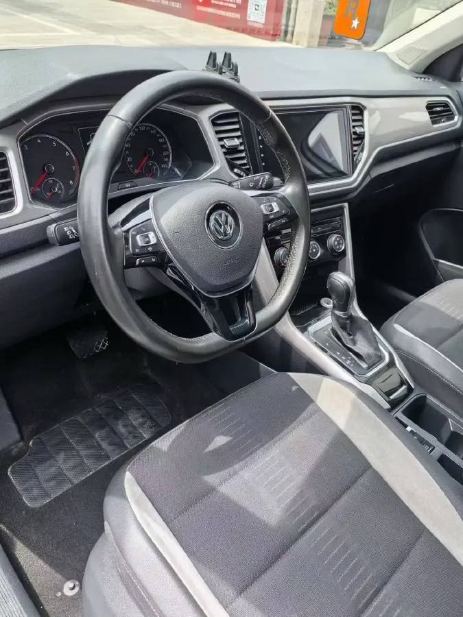 2020 Volkswagen T-Roc 1.4T 131HP L4 7DCT,autocango,china used car exporter,china ev exporter,chinese used car exporter,chinese used ev exporter