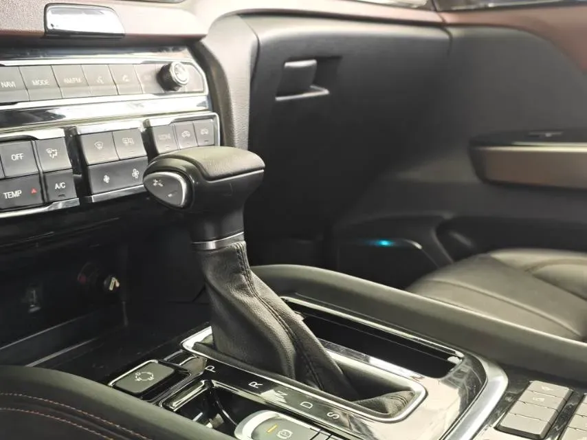 2017 GAC Trumpchi GS8 2.0T 201HP L4 6AT,autocango,china used car exporter,china ev exporter,chinese used car exporter,chinese used ev exporter
