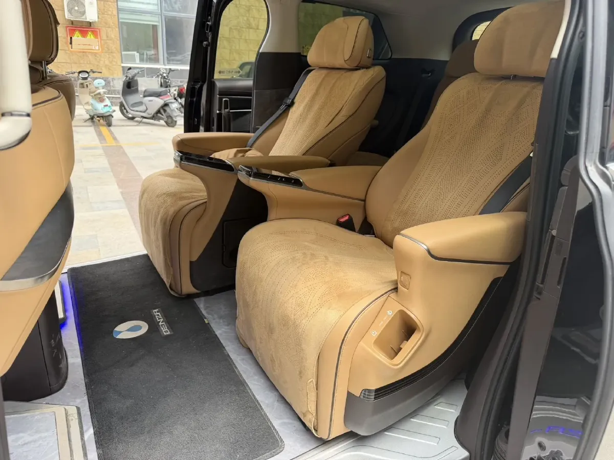 2024 Denza D9 1.5T 139HP L4 E-CVT PHEV 40KWH,autocango,china used car exporter,china ev exporter,chinese used car exporter,chinese used ev exporter