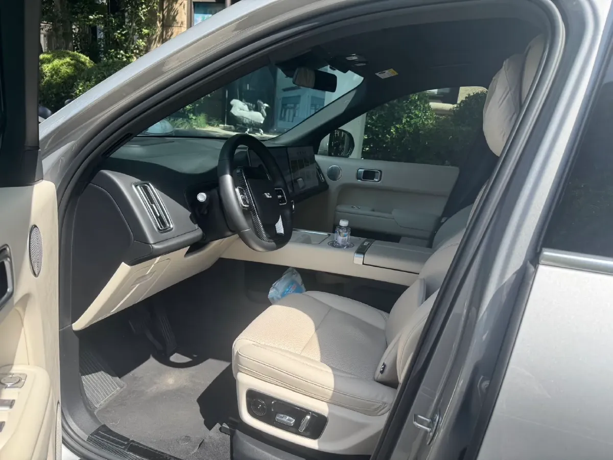 2022 Li L9 Range Extended 154HP REEV 42.6KWH,autocango,china used car exporter,china ev exporter,chinese used car exporter,chinese used ev exporter