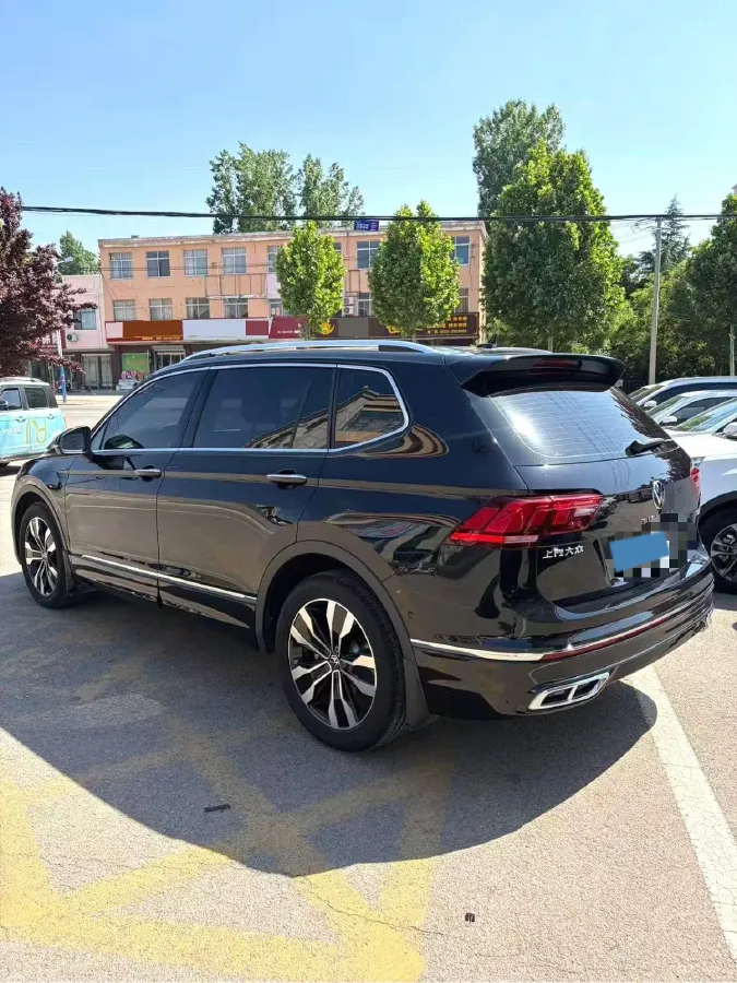 2024 Volkswagen Tiguan L 2.0T 186HP L4 7DCT,autocango,china used car exporter,china ev exporter,chinese used car exporter,chinese used ev exporter