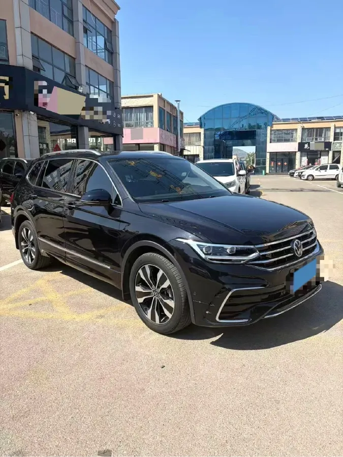 2024 Volkswagen Tiguan L 2.0T 186HP L4 7DCT,autocango,china used car exporter,china ev exporter,chinese used car exporter,chinese used ev exporter
