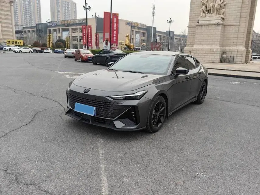 2022 ChangAn UNI-V 1.5T 188HP L4 7DCT,autocango,china used car exporter,china ev exporter,chinese used car exporter,chinese used ev exporter