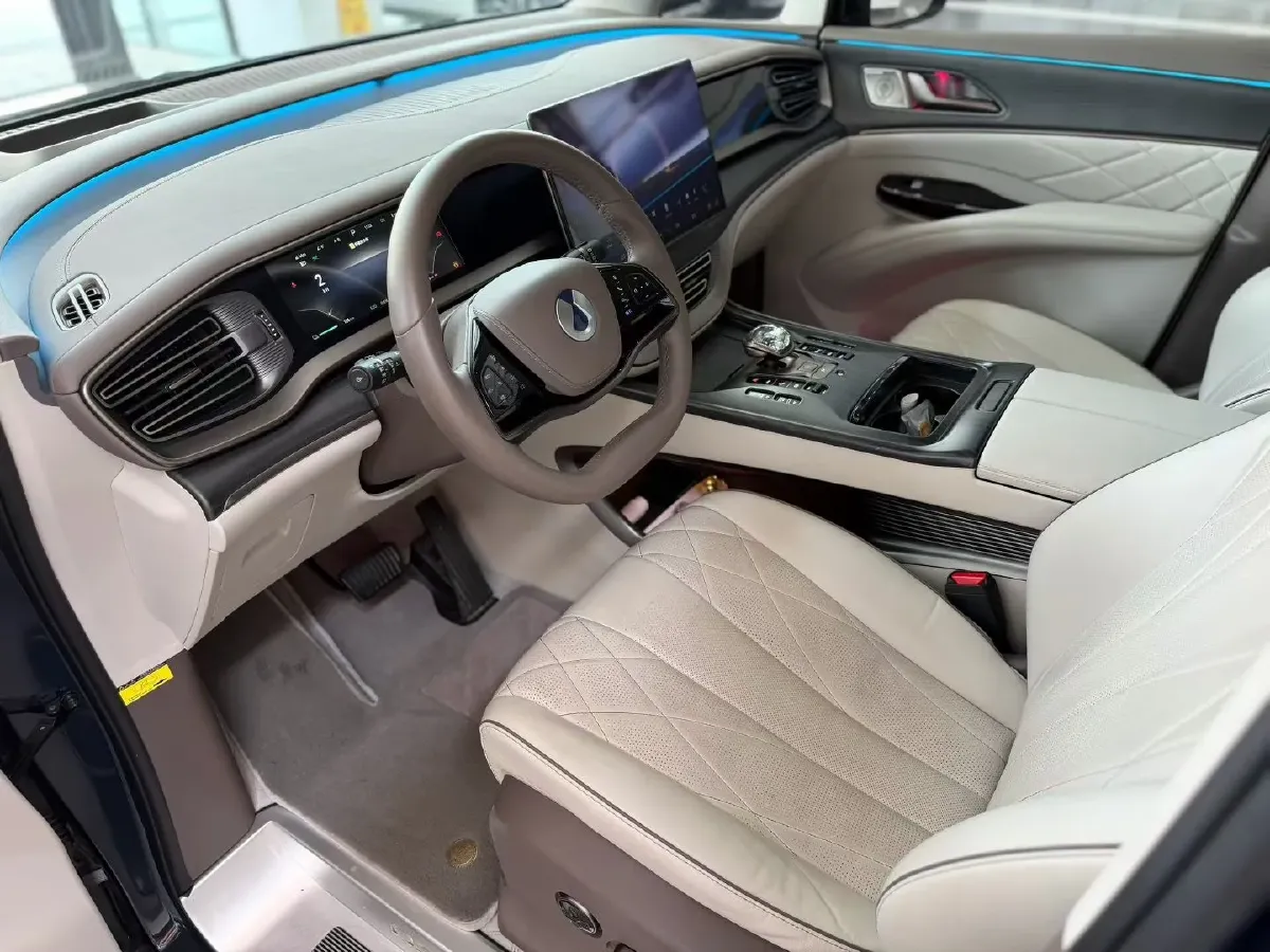2022 Mercedes-Benz GLC Class 2.0T 197HP L4 9AT,autocango,china used car exporter,china ev exporter,chinese used car exporter,chinese used ev exporter