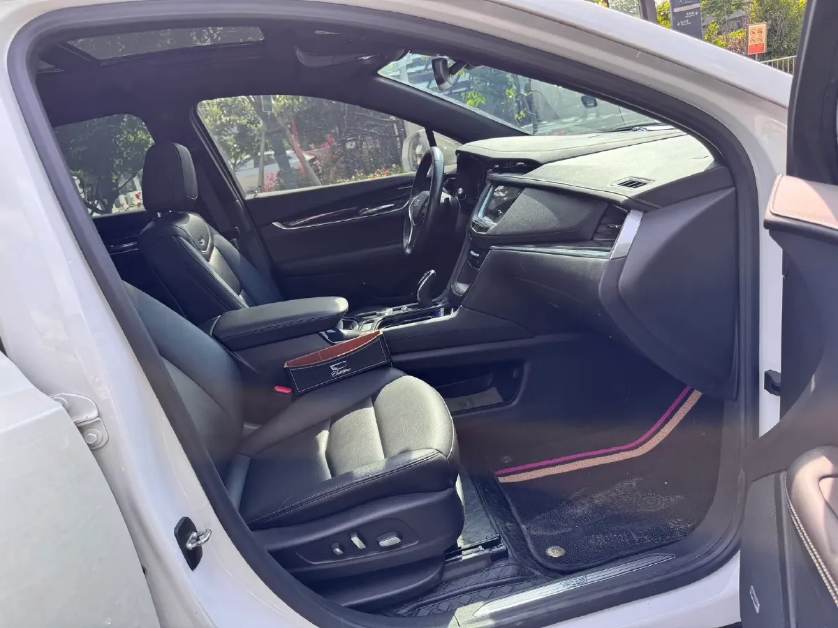 2022 Cadillac XT5 2.0T 237HP L4 9AT,autocango,china used car exporter,china ev exporter,chinese used car exporter,chinese used ev exporter