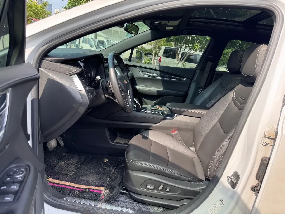 2022 Cadillac XT5 2.0T 237HP L4 9AT,autocango,china used car exporter,china ev exporter,chinese used car exporter,chinese used ev exporter