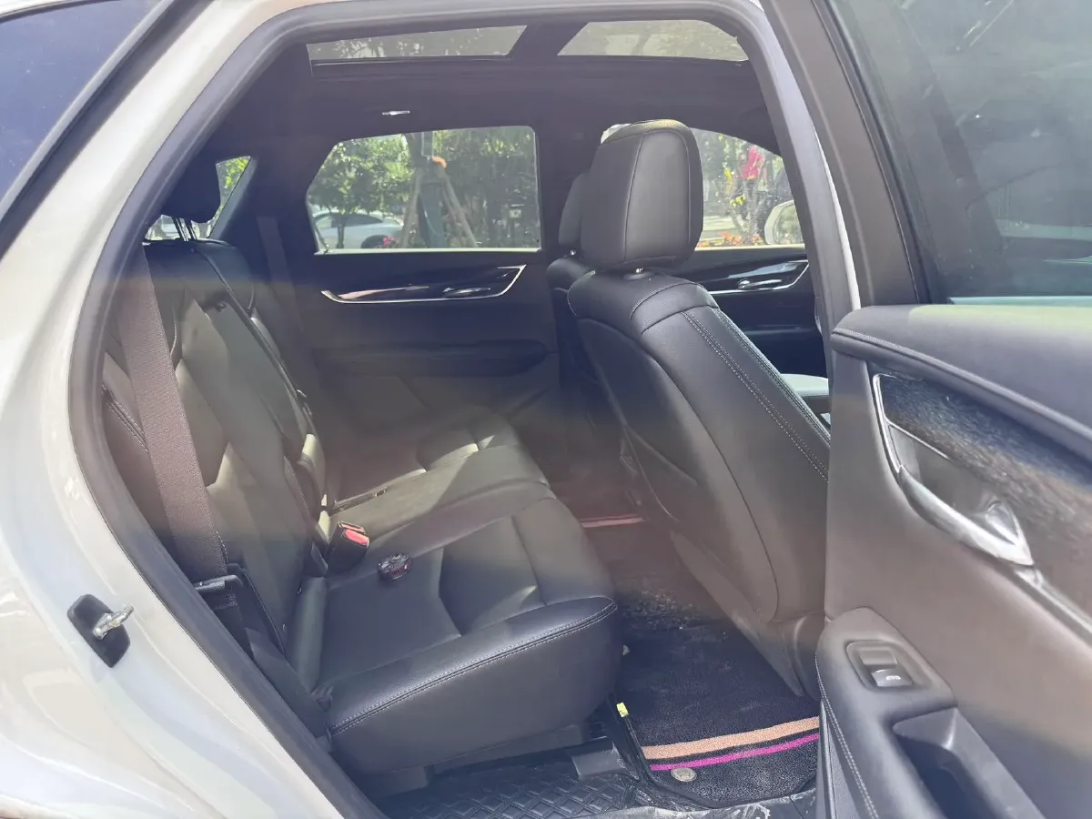 2022 Cadillac XT5 2.0T 237HP L4 9AT,autocango,china used car exporter,china ev exporter,chinese used car exporter,chinese used ev exporter