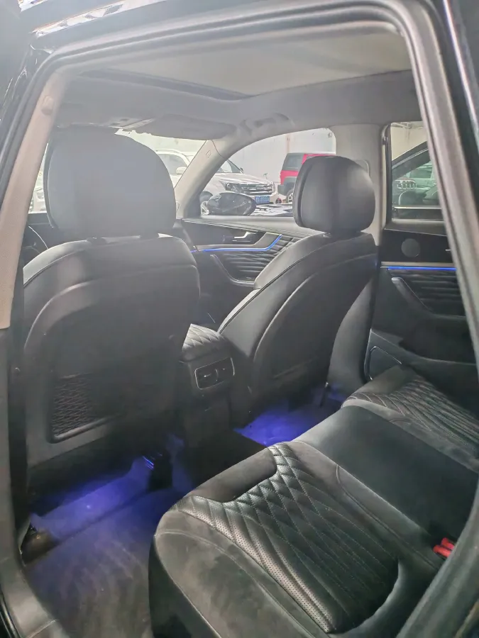 2022 HongQi HS5 2.0T 224HP L4 6AT,autocango,china used car exporter,china ev exporter,chinese used car exporter,chinese used ev exporter