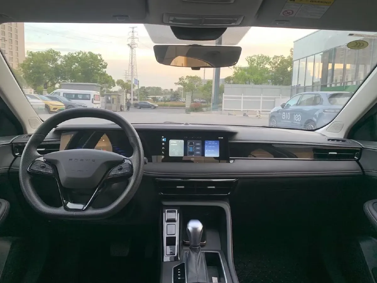 2024 Roewe i5 1.5L 129HP L4 CVT,autocango,china used car exporter,china ev exporter,chinese used car exporter,chinese used ev exporter