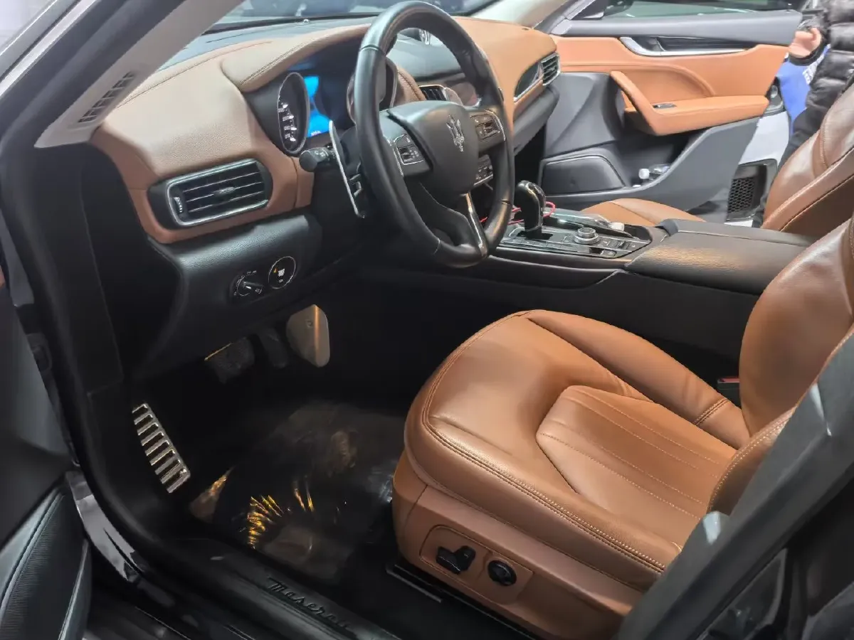 2018 Jaguar XJ 3.0T 340HP V6 8AT,autocango,china used car exporter,china ev exporter,chinese used car exporter,chinese used ev exporter