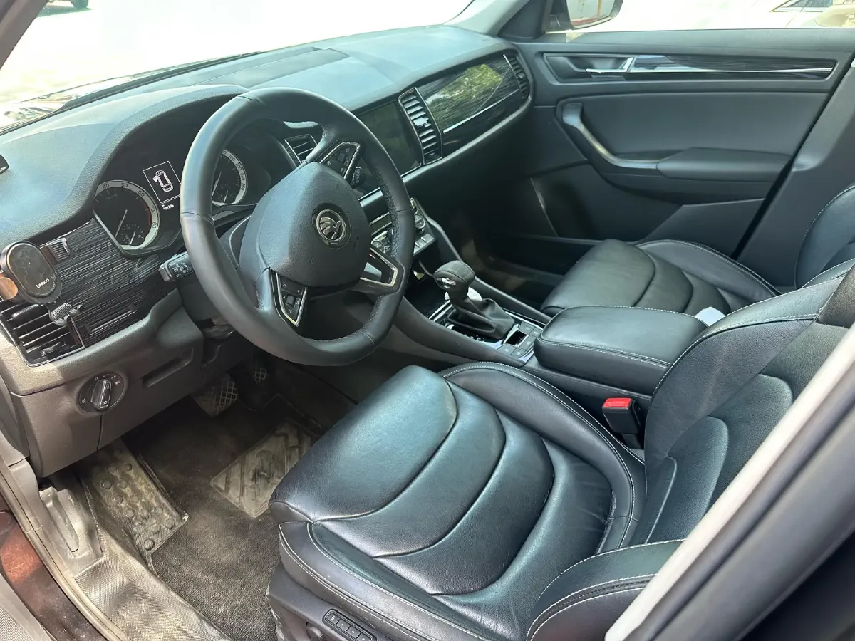 2018 Skoda Kodiak 2.0T 220HP L4 7DCT,autocango,china used car exporter,china ev exporter,chinese used car exporter,chinese used ev exporter