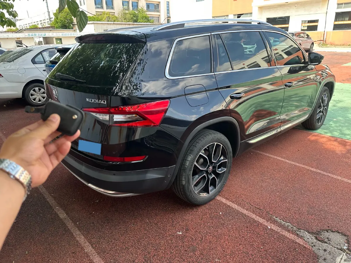 2018 Skoda Kodiak 2.0T 220HP L4 7DCT,autocango,china used car exporter,china ev exporter,chinese used car exporter,chinese used ev exporter