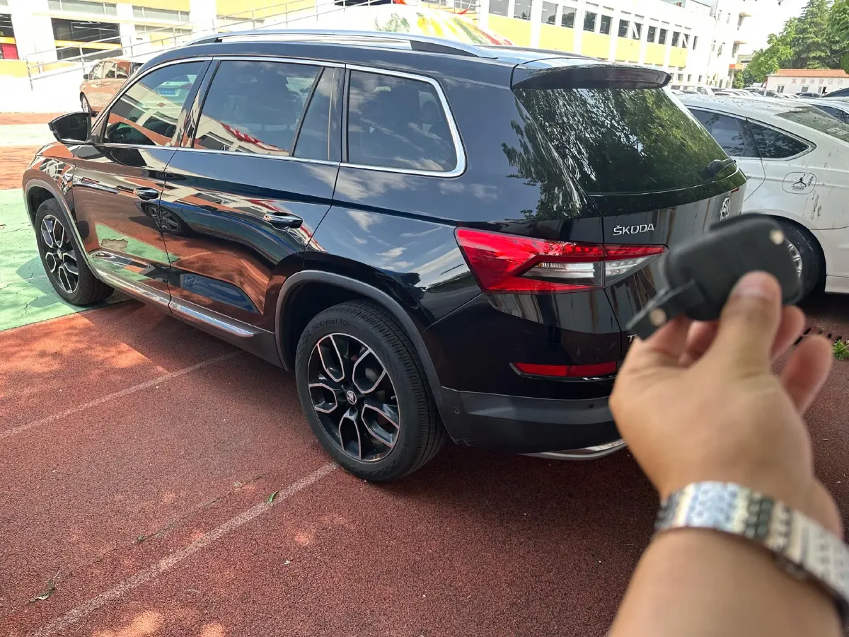 2018 Skoda Kodiak 2.0T 220HP L4 7DCT,autocango,china used car exporter,china ev exporter,chinese used car exporter,chinese used ev exporter