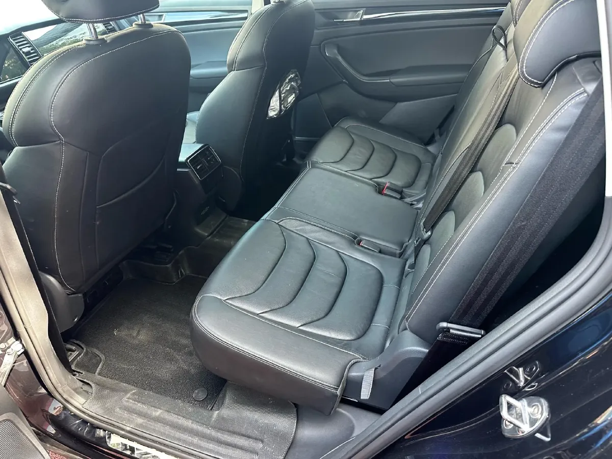 2018 Skoda Kodiak 2.0T 220HP L4 7DCT,autocango,china used car exporter,china ev exporter,chinese used car exporter,chinese used ev exporter