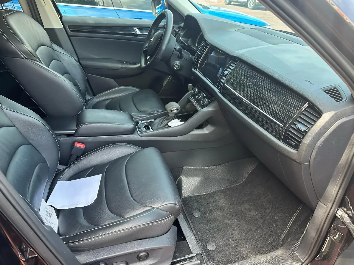 2018 Skoda Kodiak 2.0T 220HP L4 7DCT,autocango,china used car exporter,china ev exporter,chinese used car exporter,chinese used ev exporter