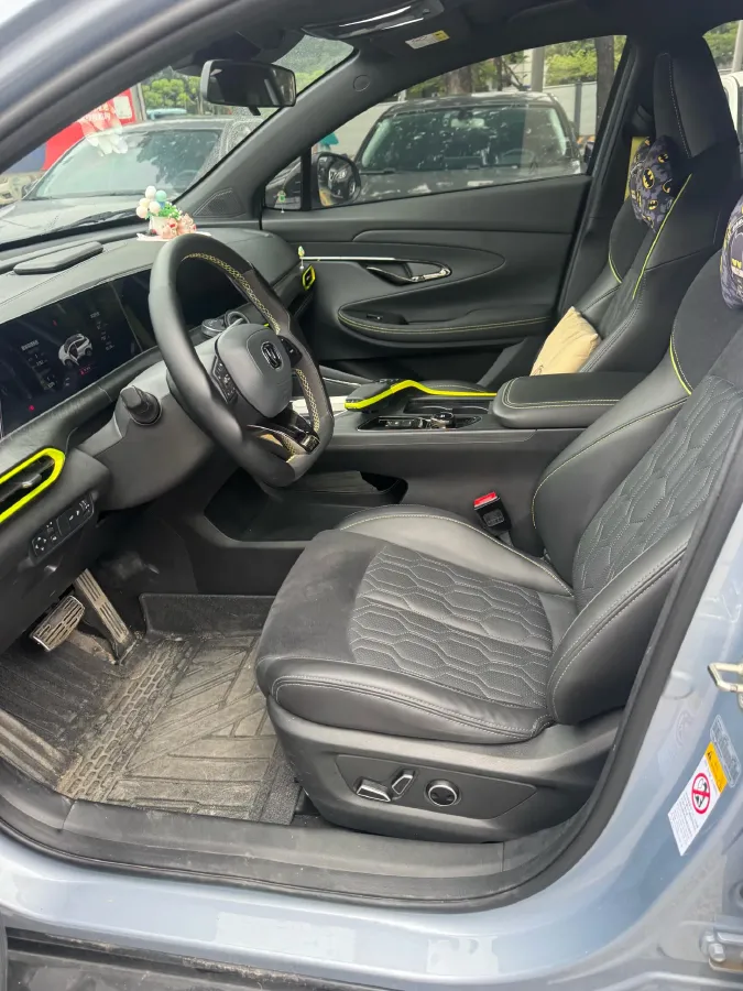 2021 ChangAn UNI-T 1.5T 180HP L4 7DCT,autocango,china used car exporter,china ev exporter,chinese used car exporter,chinese used ev exporter