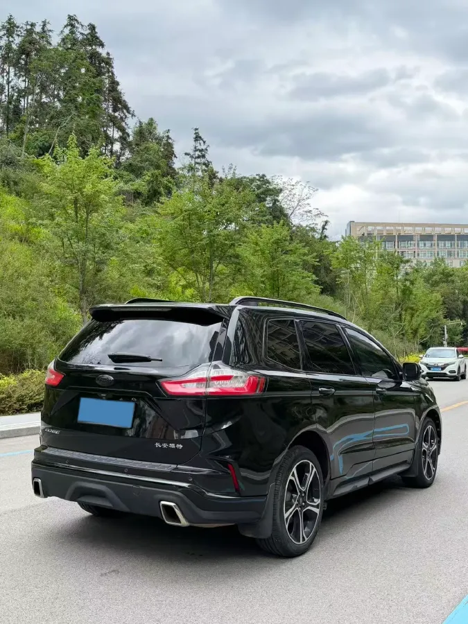 2020 Ford Edge 2.0T 245HP L4 8AT,autocango,china used car exporter,china ev exporter,chinese used car exporter,chinese used ev exporter