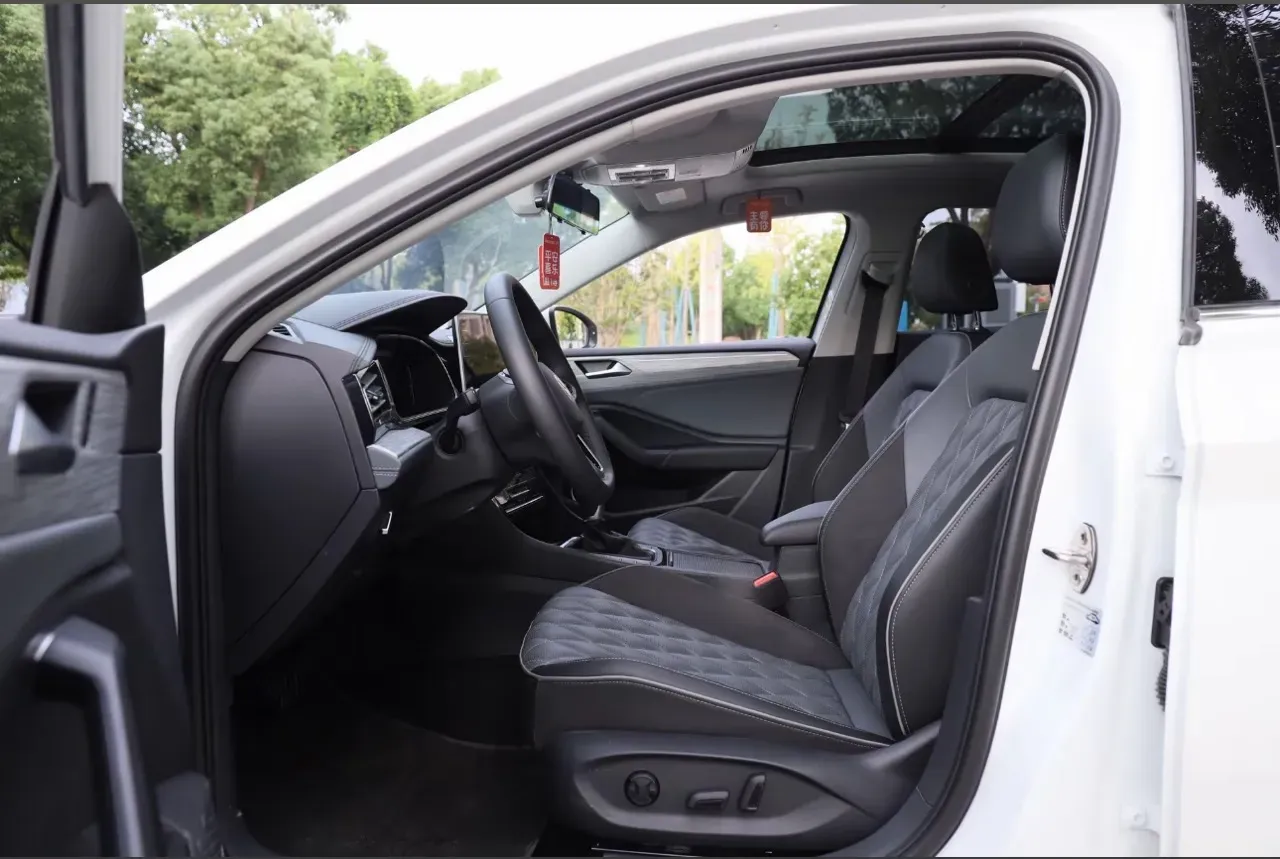 2024 Volkswagen Sagitar 1.5T 160HP L4 7DCT,autocango,china used car exporter,china ev exporter,chinese used car exporter,chinese used ev exporter