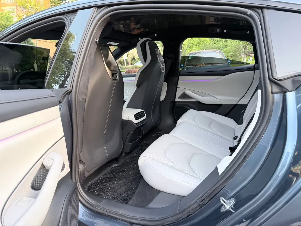 2024 MI SU7 BEV 101KWH,autocango,china used car exporter,china ev exporter,chinese used car exporter,chinese used ev exporter
