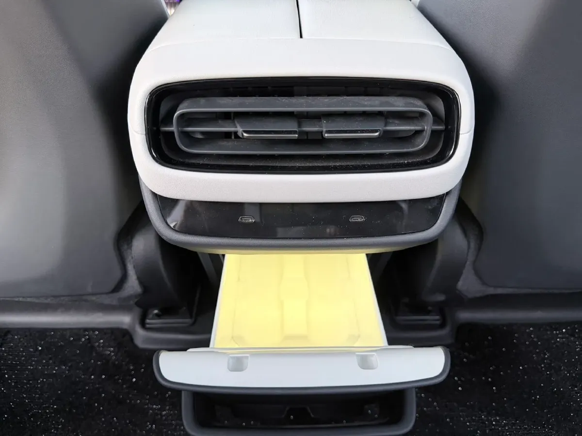 2024 MI SU7 BEV 101KWH,autocango,china used car exporter,china ev exporter,chinese used car exporter,chinese used ev exporter