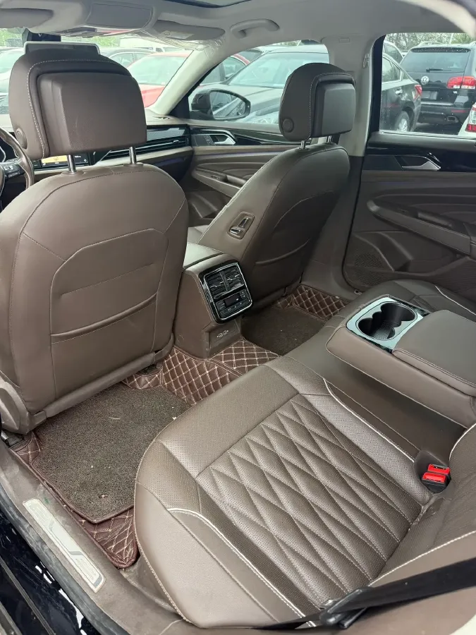 2019 Volvo V40 1.5T 152HP L4 6AT,autocango,china used car exporter,china ev exporter,chinese used car exporter,chinese used ev exporter