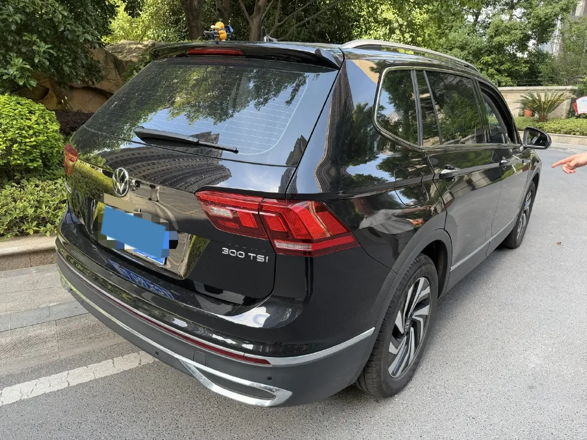2023 Volkswagen Tiguan L 1.5T 160HP L4 7DCT,autocango,china used car exporter,china ev exporter,chinese used car exporter,chinese used ev exporter
