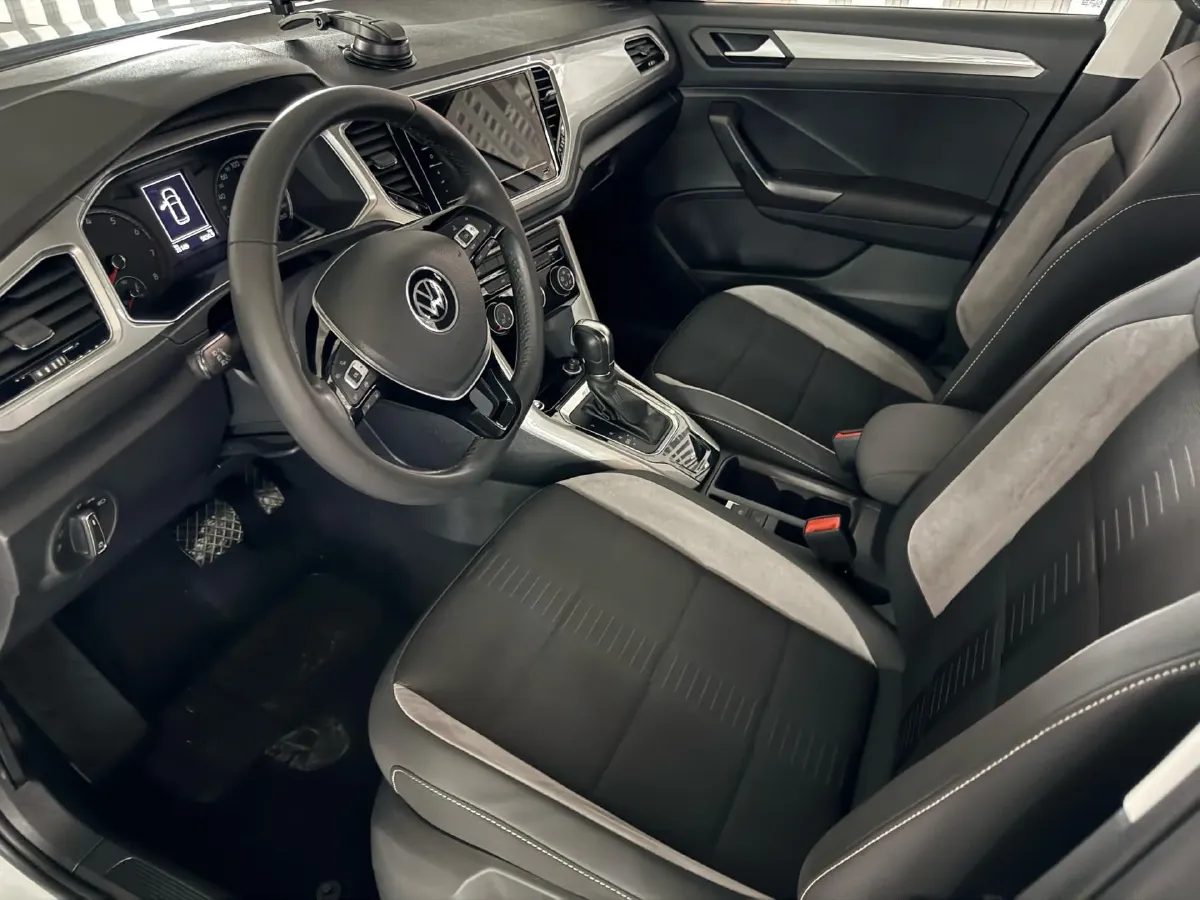 2022 Volkswagen T-Roc 1.4T 150HP L4 7DCT,autocango,china used car exporter,china ev exporter,chinese used car exporter,chinese used ev exporter
